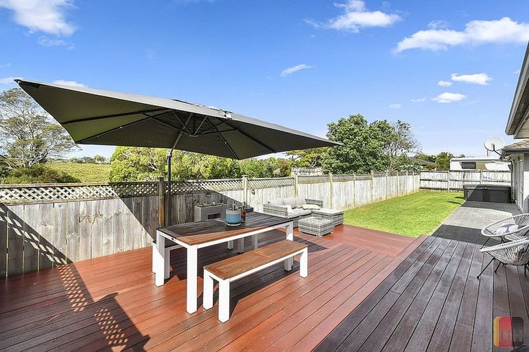 Photo of property in 50 Stranraer Crescent, Wattle Downs, Auckland, 2103