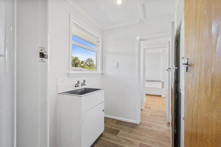 Photo of property in 1 Lowry Street, Waiau, 7332