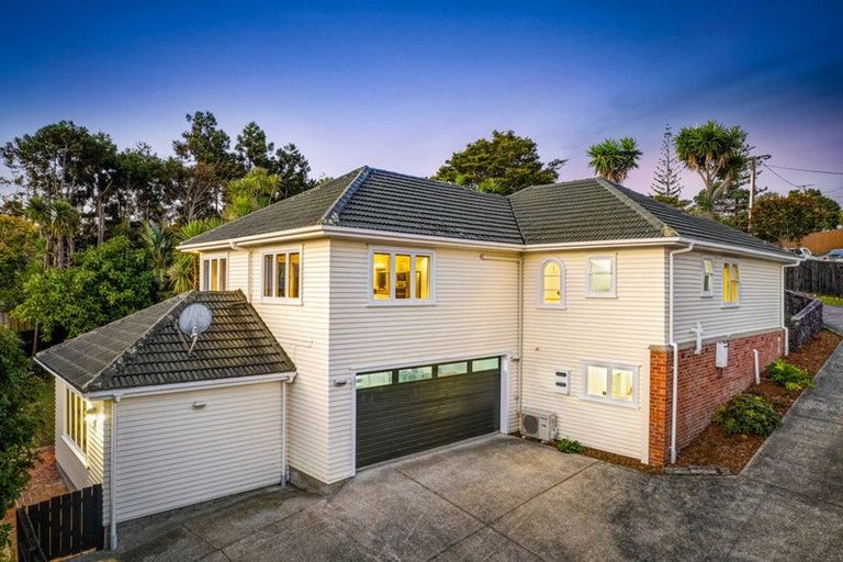 Photo of property in 235a Titirangi Road, Titirangi, Auckland, 0604