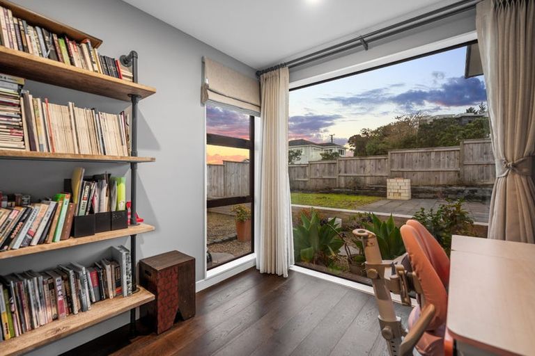 Photo of property in 3 Manawanui Way, Orewa, 0931