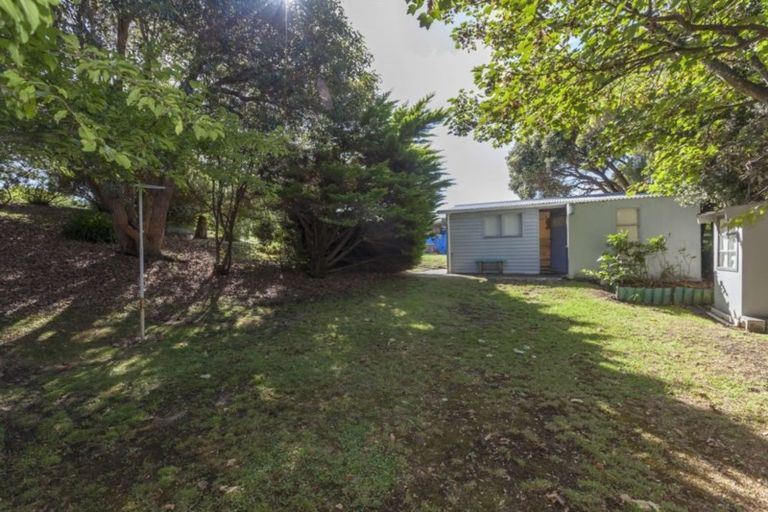 Photo of property in 44 Freyberg Crescent, Waikanae Beach, Waikanae, 5036
