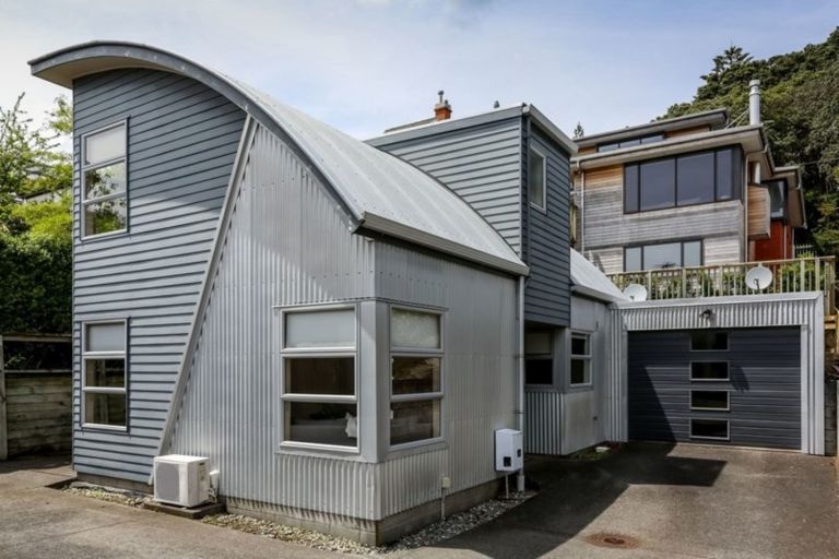 Photo of property in 32c Gilbert Street, New Plymouth, 4310