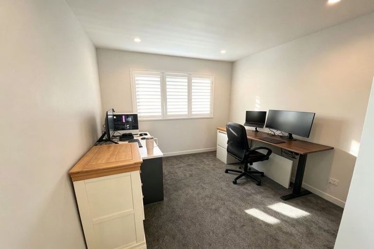 Photo of property in 95a Oreil Avenue, West Harbour, Auckland, 0618