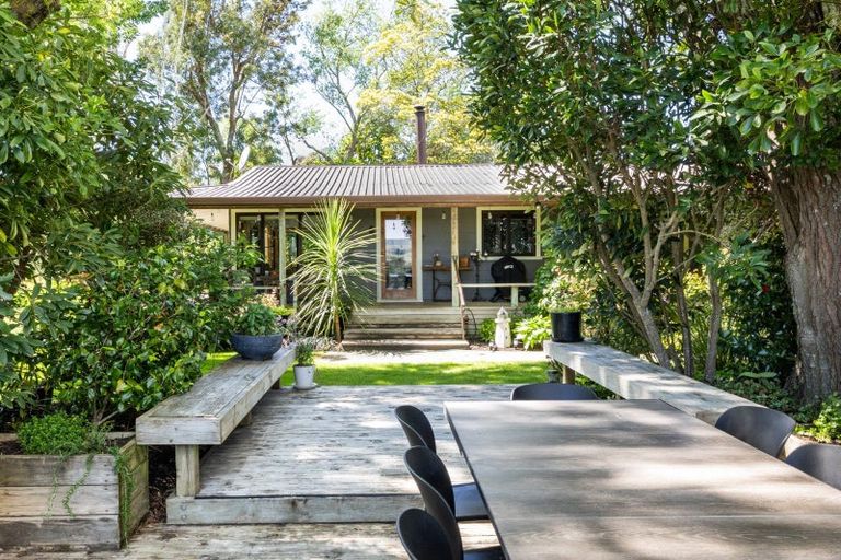 Photo of property in 40 Longview Road, Poraiti, Napier, 4182