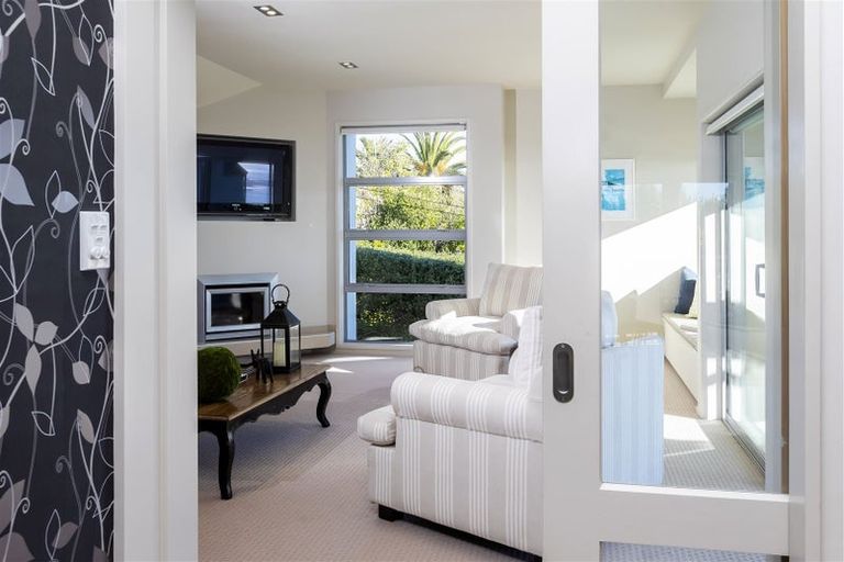 Photo of property in 135 Major Hornbrook Road, Mount Pleasant, Christchurch, 8081