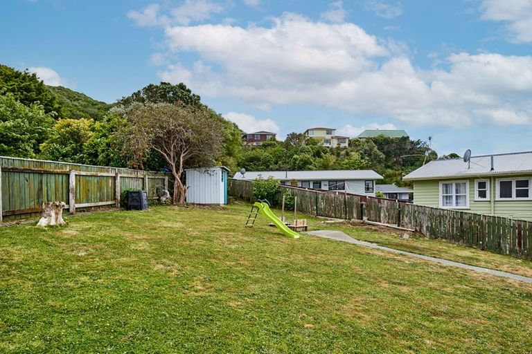 Photo of property in 49 Franklyn Road, Tawa, Wellington, 5028