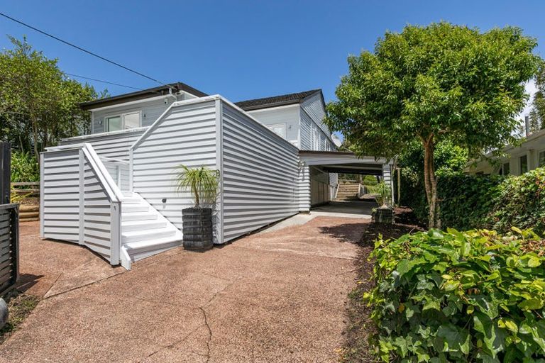 Photo of property in 9 Pine Avenue, Henderson, Auckland, 0612