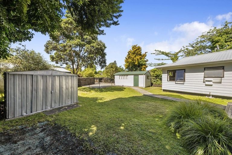Photo of property in 17a Wairere Grove, Paraparaumu, 5032