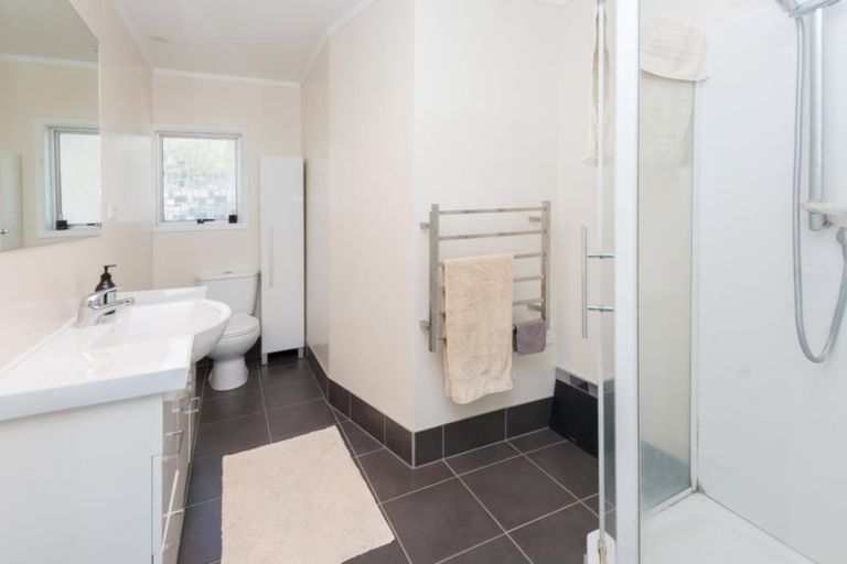 Photo of property in 1/25 Imogene Way, Half Moon Bay, Auckland, 2012