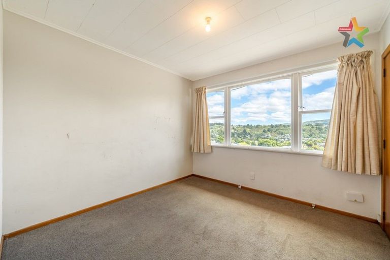 Photo of property in 51 Lowry Crescent, Stokes Valley, Lower Hutt, 5019