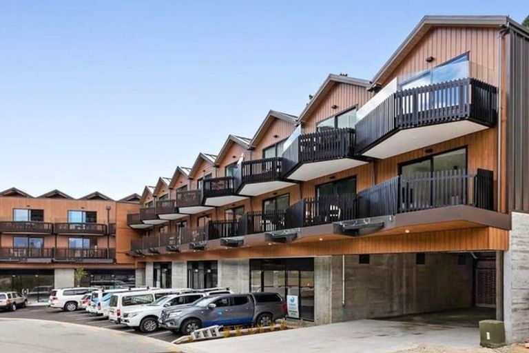 Photo of property in The Alex Apartments, 23/135b Hallenstein Street, Queenstown, 9300