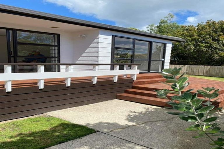 Photo of property in 11b Bay Street, Red Beach, 0932