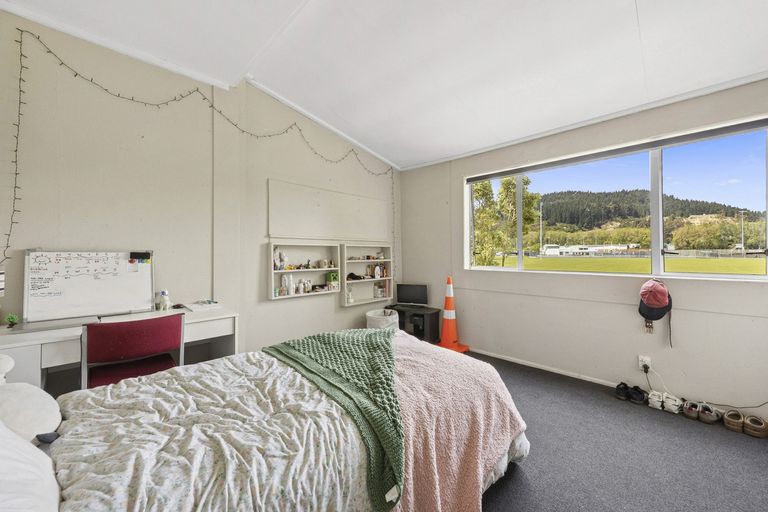 Photo of property in 111 Harbour Terrace, North Dunedin, Dunedin, 9016