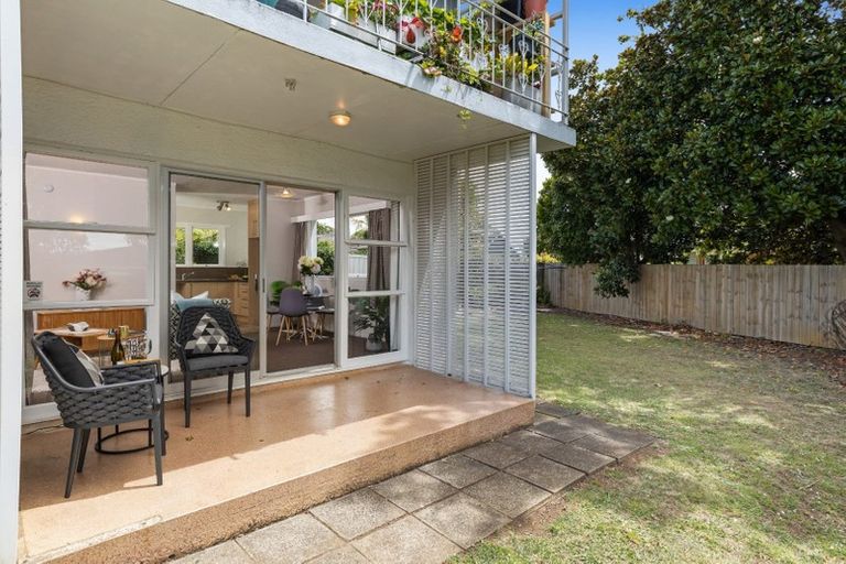 Photo of property in 3/133 Shakespeare Road, Milford, Auckland, 0620