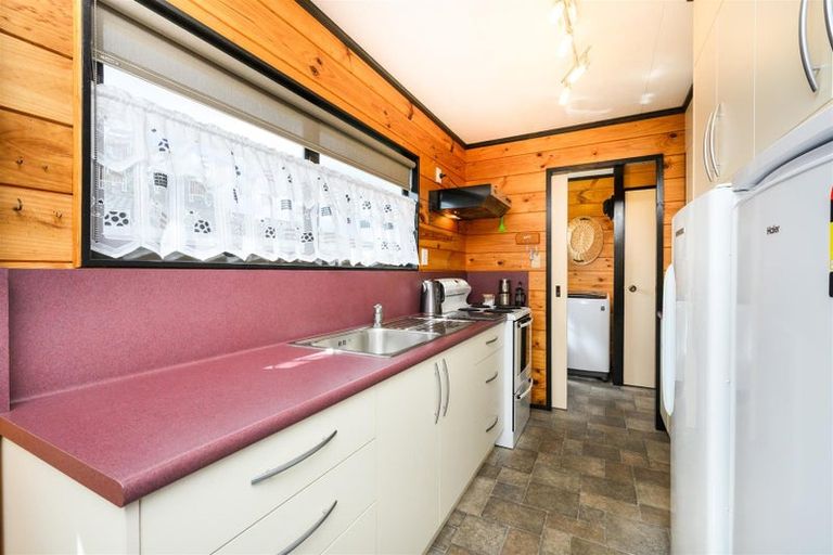 Photo of property in 1 Oldfield Place, Bulls, 4818