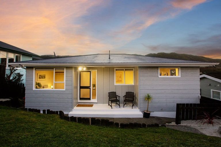 Photo of property in 49 Handyside Street, Tawa, Wellington, 5028