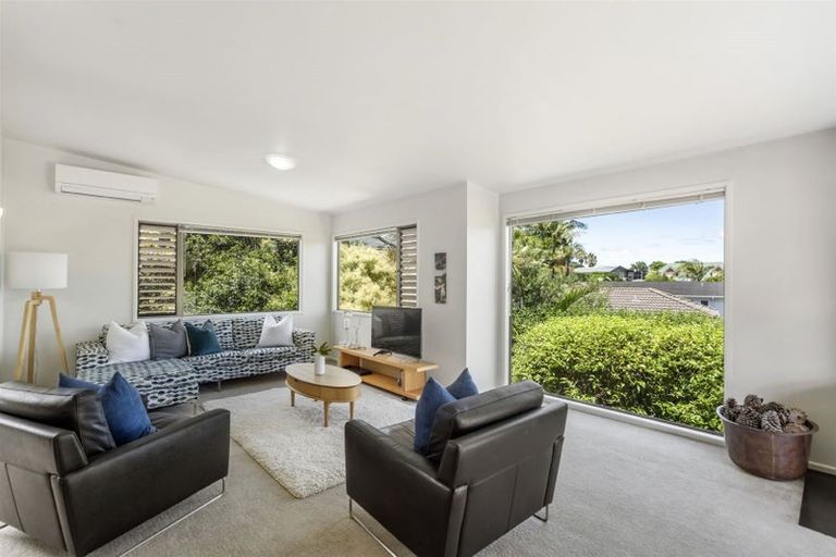 Photo of property in 2/25 Auld Street, Torbay, Auckland, 0630