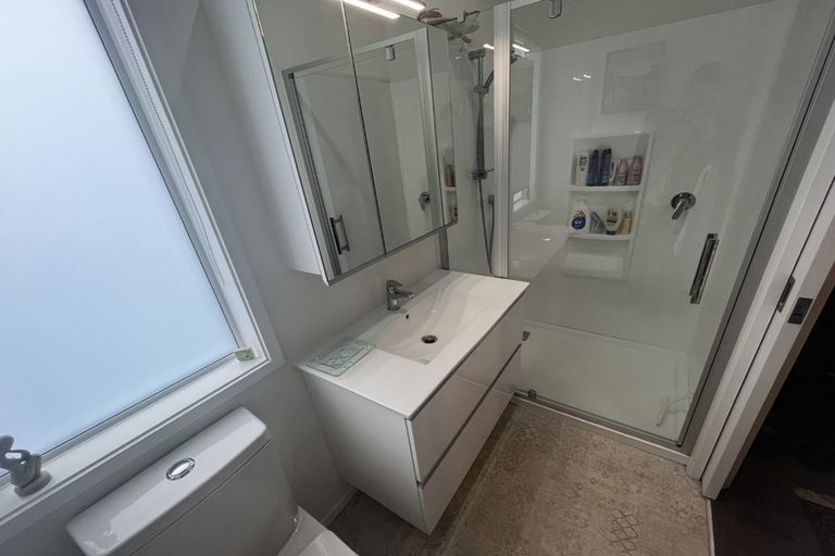 Photo of property in 42 Puru Crescent, Lyall Bay, Wellington, 6022