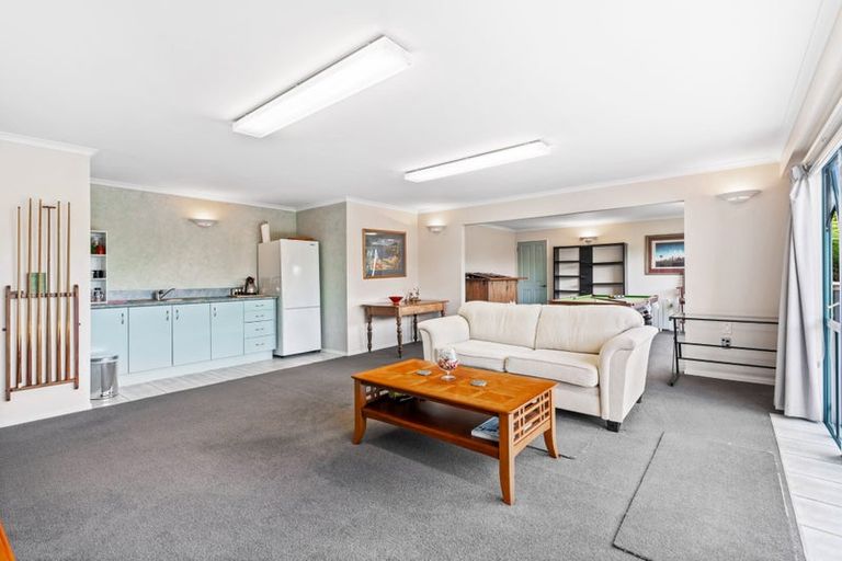 Photo of property in 22 Marguerita Place, West Harbour, Auckland, 0618