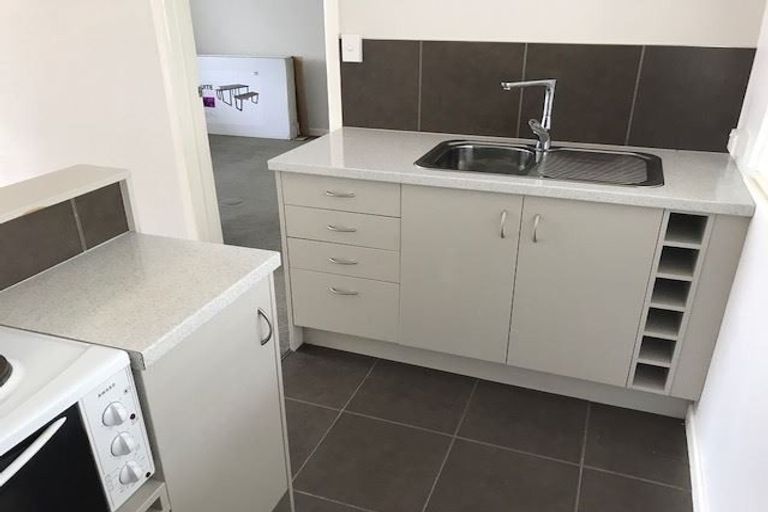 Photo of property in 4/2 Outhwaite Lane, Grafton, Auckland, 1023