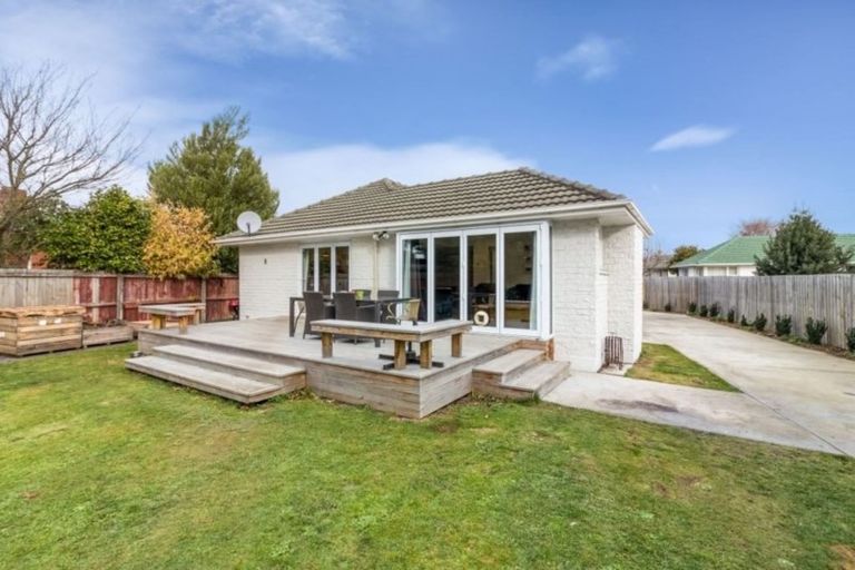 Photo of property in 8 Bellina Place, Broomfield, Christchurch, 8042