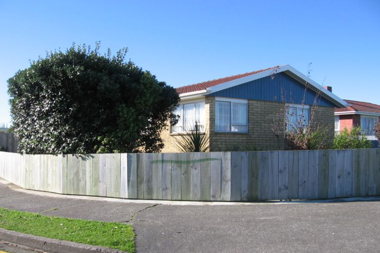 Photo of property in 4 Rutland Place, Milson, Palmerston North, 4414