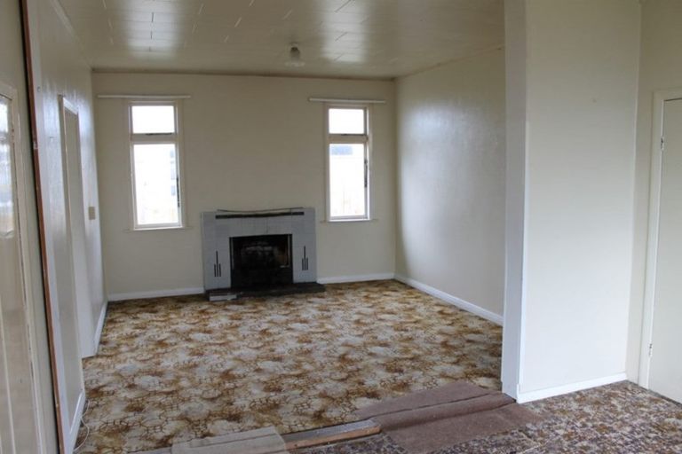 Photo of property in 25 Coates Street, Westport, 7825