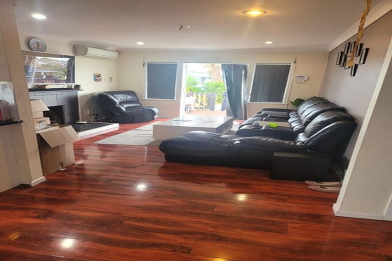 Photo of property in 18b Hollowout Street, Takanini, 2112