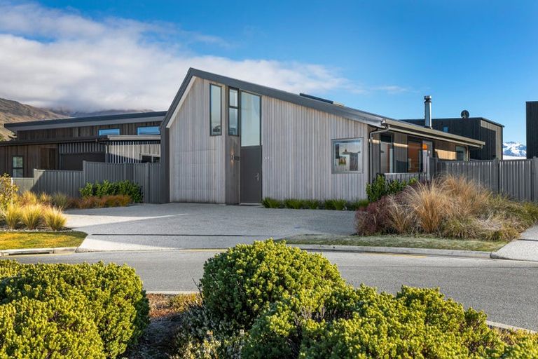 Photo of property in 11 Cleland Close, Wanaka, 9382