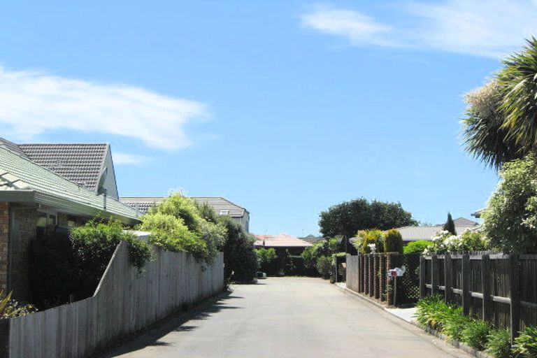 Photo of property in 16 Orlando Crescent, Waimairi Beach, Christchurch, 8083