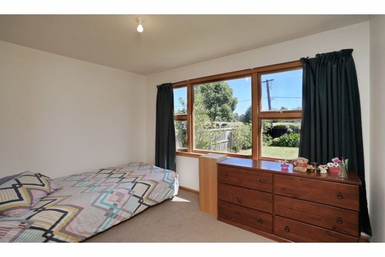 Photo of property in 80 Avonhead Road, Avonhead, Christchurch, 8042