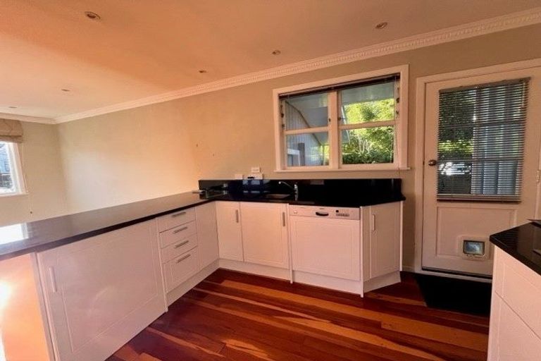 Photo of property in 48a Queens Grove, Hutt Central, Lower Hutt, 5010