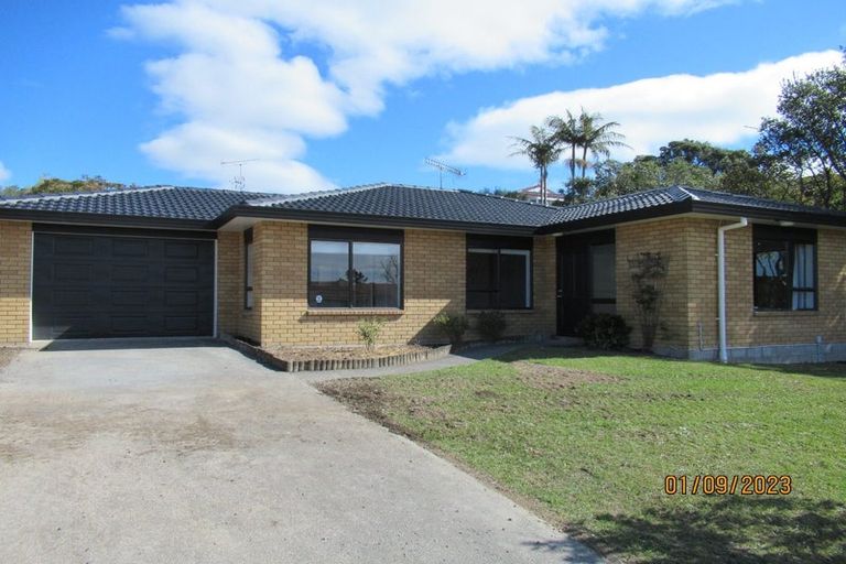 Photo of property in 10 Ebony Place, Massey, Auckland, 0614