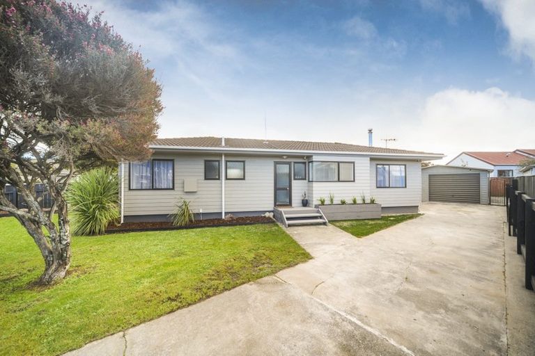 Photo of property in 79 Geraldine Crescent, Cloverlea, Palmerston North, 4412