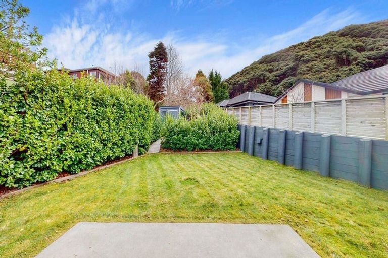 Photo of property in 31 Mooring Close, Whitby, Porirua, 5024