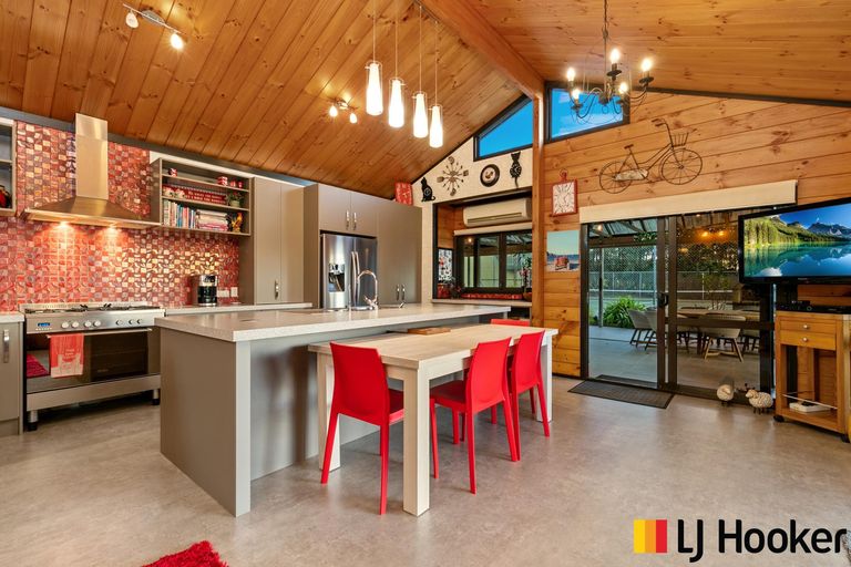 Photo of property in 77 Awanui Rise, Papakura, 2582