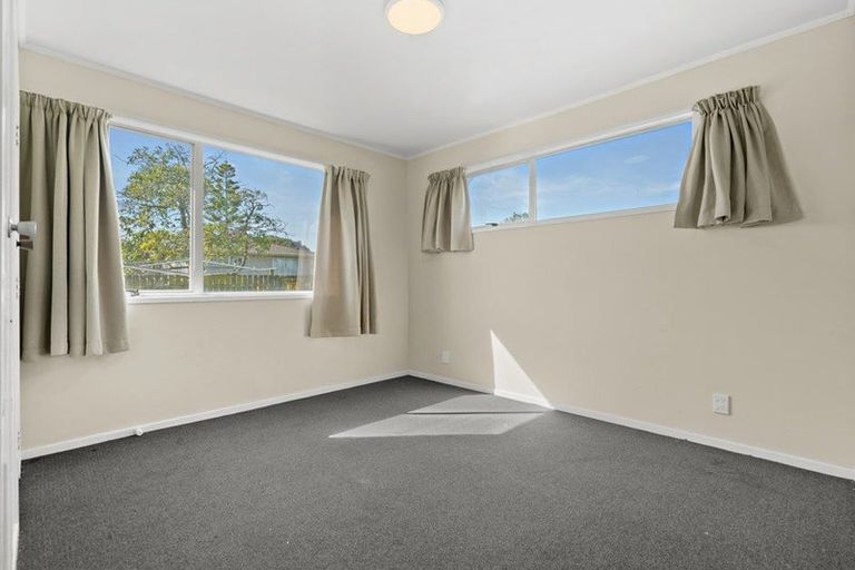 Photo of property in 400 Roscommon Road, Clendon Park, Auckland, 2103