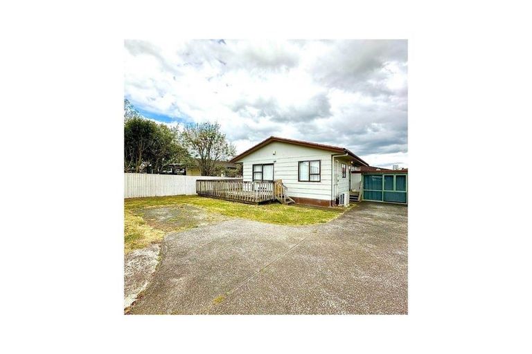 Photo of property in 1/24 Burundi Avenue, Clendon Park, Auckland, 2103