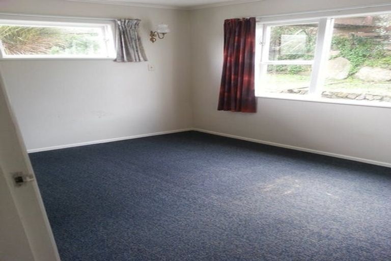 Photo of property in 12 Huntingdon Street, Northland, Wellington, 6012