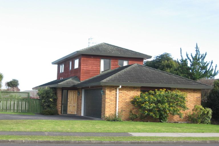 Photo of property in 172 Carnoustie Drive, Wattle Downs, Auckland, 2103