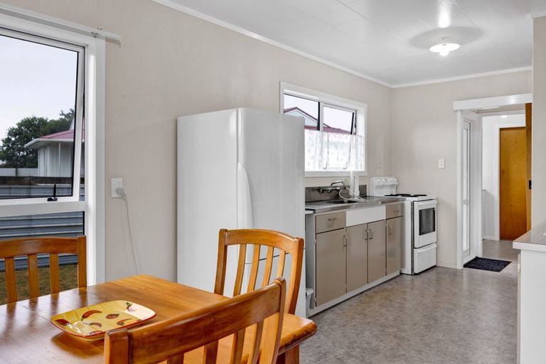 Photo of property in 13 Gibson Place, Patea, 4520