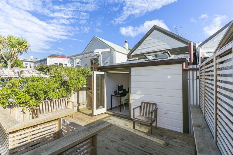 Photo of property in 29 Edinburgh Terrace, Berhampore, Wellington, 6023