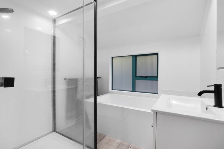 Photo of property in 4 Libra Place, Kawaha Point, Rotorua, 3010