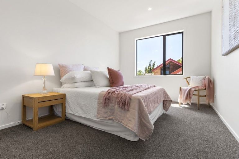 Photo of property in 2/22 Methuen Road, Avondale, Auckland, 0600