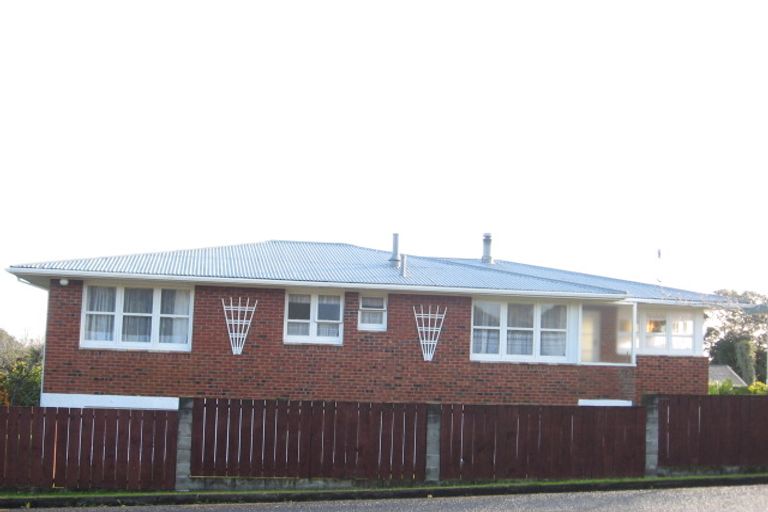 Photo of property in 54 Scenic Drive, Hillpark, Auckland, 2102