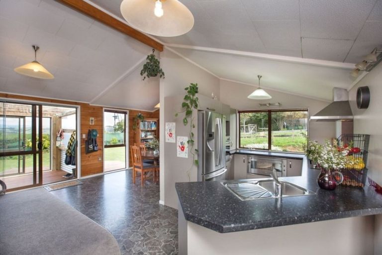 Photo of property in 398 Ruapuke Road, Raglan, 3296