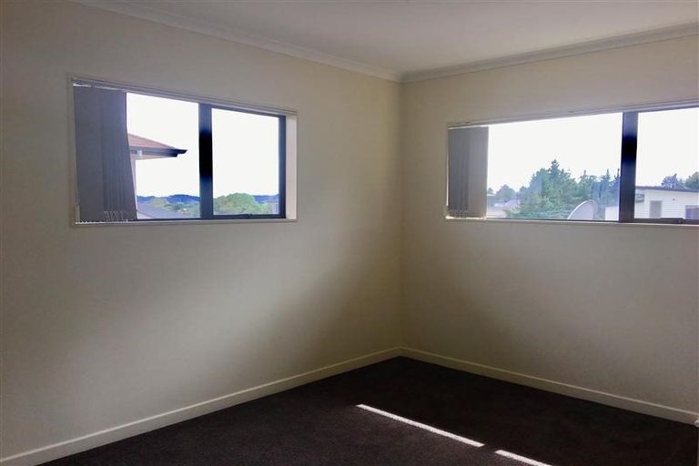 Photo of property in 9 Kokako Rise, Papakura, 2110
