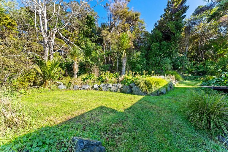 Photo of property in 1 Spray Crescent, Leigh, 0985