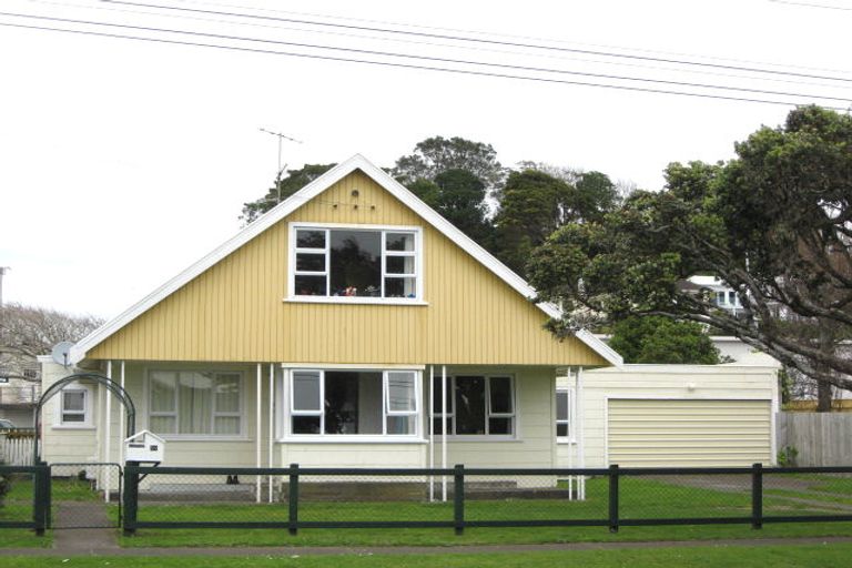 Photo of property in 59 Whiteley Street, Moturoa, New Plymouth, 4310