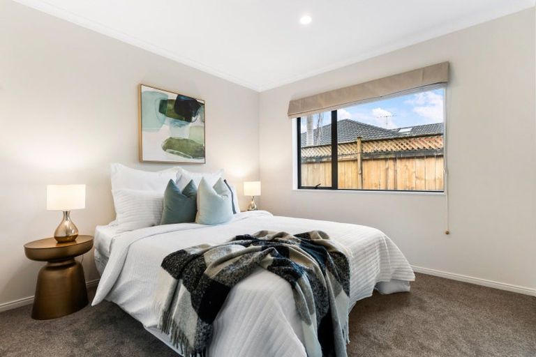 Photo of property in 33 Croftview Road, Wattle Downs, Auckland, 2103